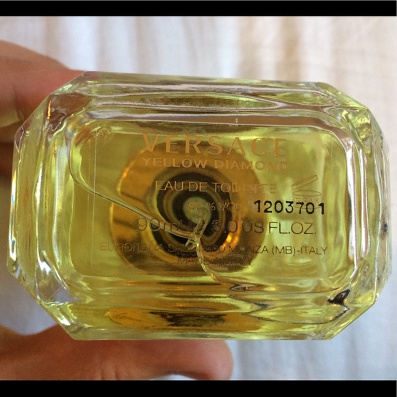 Versace Yellow Diamond - Picture 3 of 4